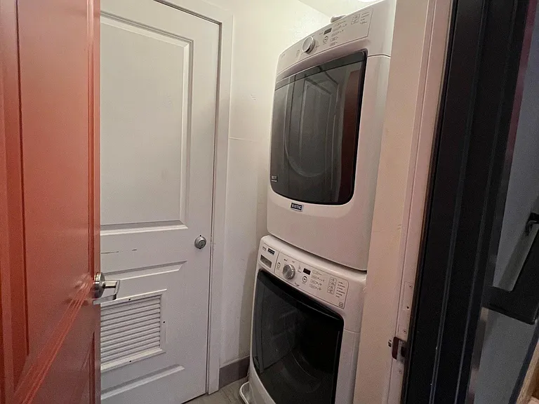535 N Budd St #3E — Photo 9