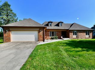 3190 Greensview Dr, Greenwood, IN 46143