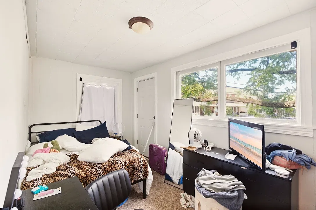 601 S Walnut St — Photo 2