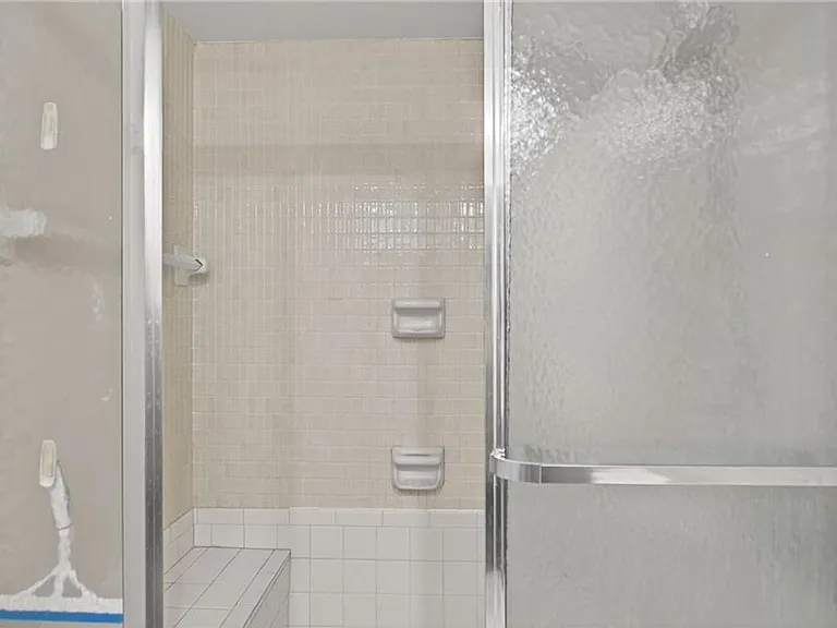 7320 Glenroie Ave #10E — Photo 40
