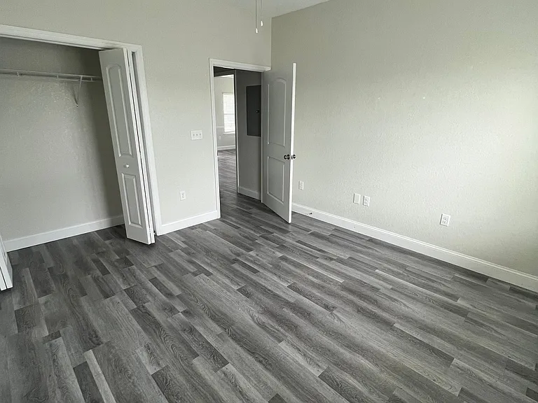 43 25th St SE — Photo 5