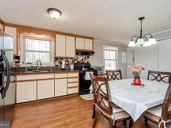 5th image of 6115 Oak Grove Dr