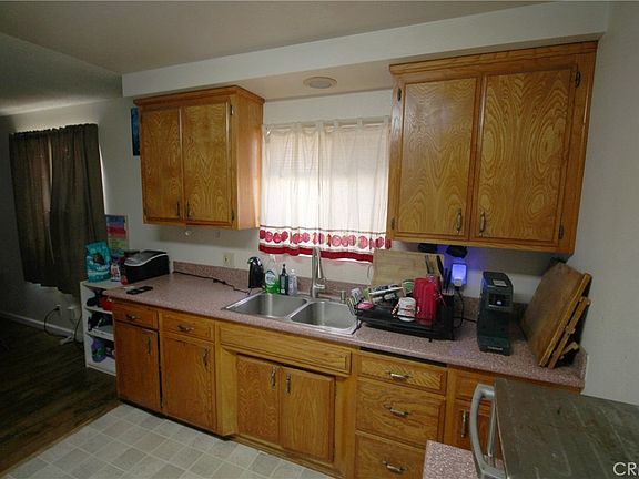 4th image of 940 S Taylor St