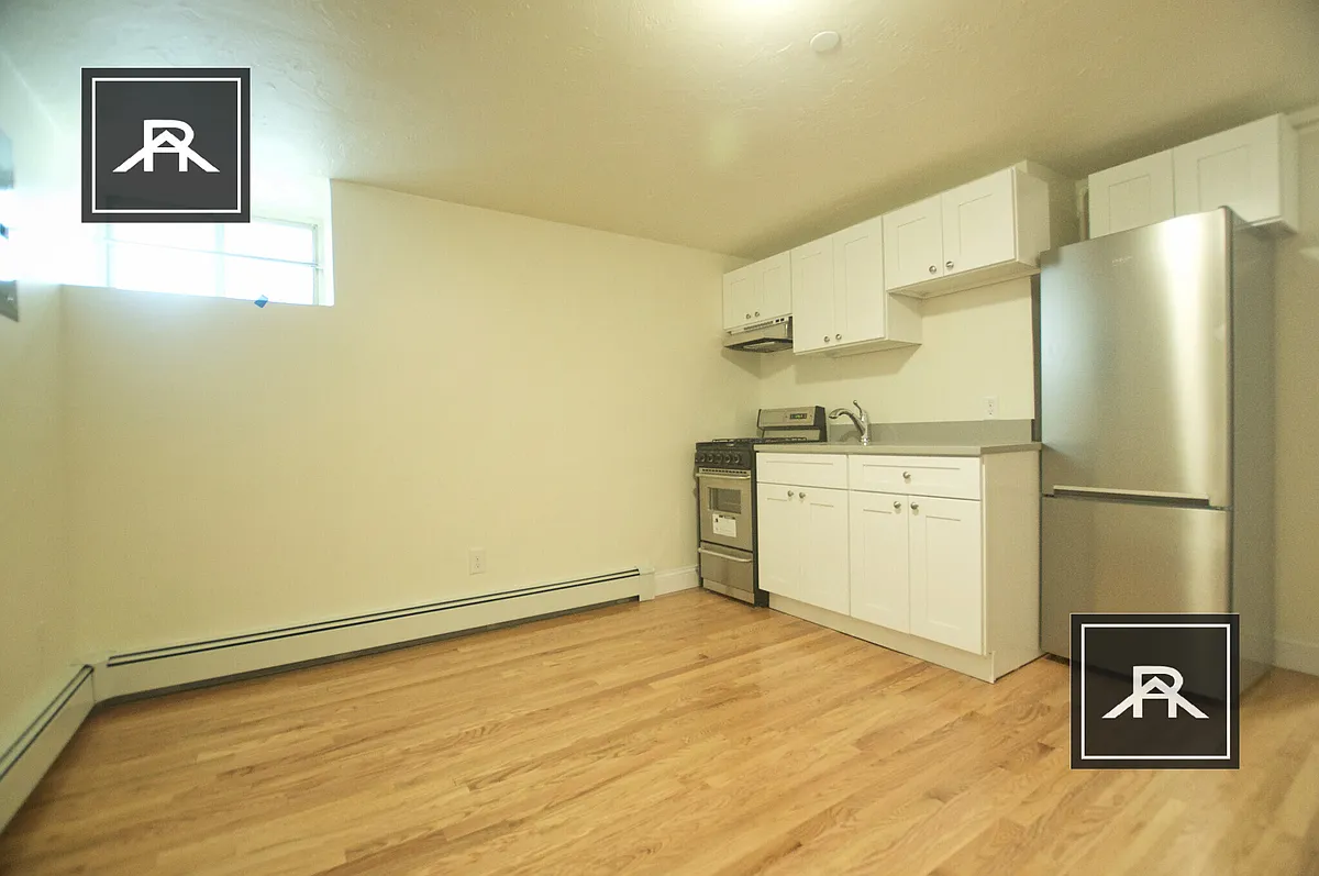 Building Photo - 503 E Broadway #2