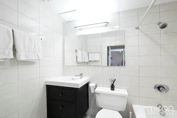 Rented by R New York | media 59