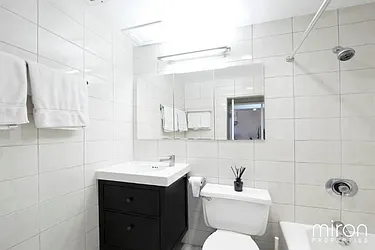 Rented by R New York