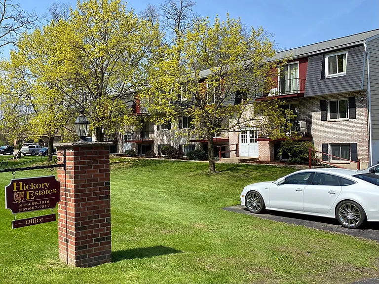 Hickory Estates — Photo 7