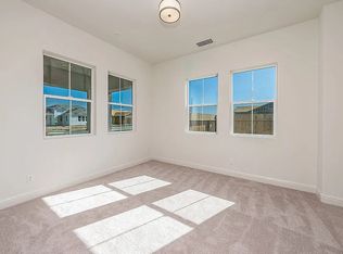 1992 Hemma St, Kingsburg, CA 93631