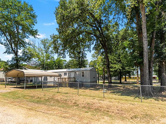 5th image of 18297 Pine Dr
