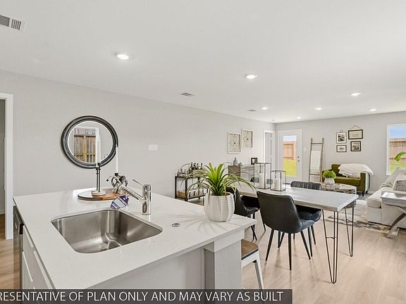 4th image of 40539 Clover Willow Dr