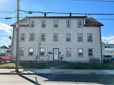 39 Quarry St, Fall River, MA, 02723