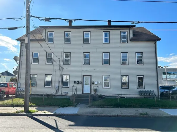 39 Quarry St, Fall River, MA 02723