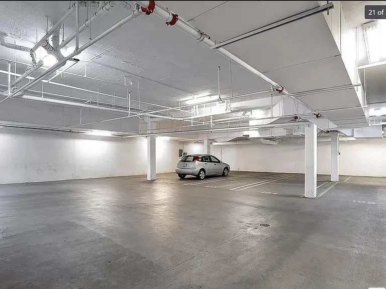 936 N Hudson Ave #301 — Photo 23