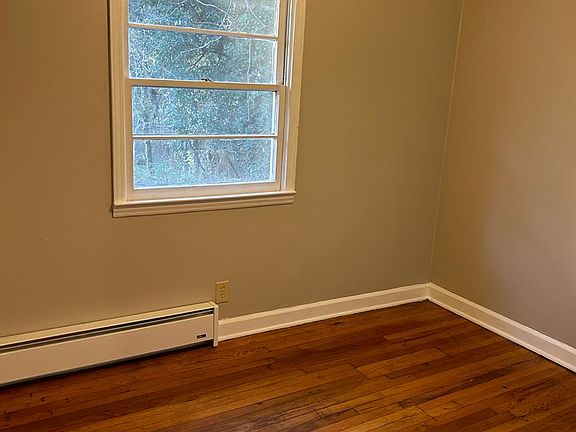 4th image of 1608 Emerald St