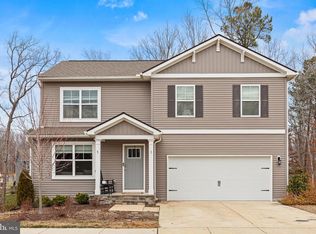18049 Jackson Dr, Bowling Green, VA 22427