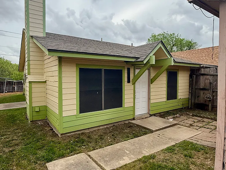 8416 Dixon Ridge Dr — Photo 1