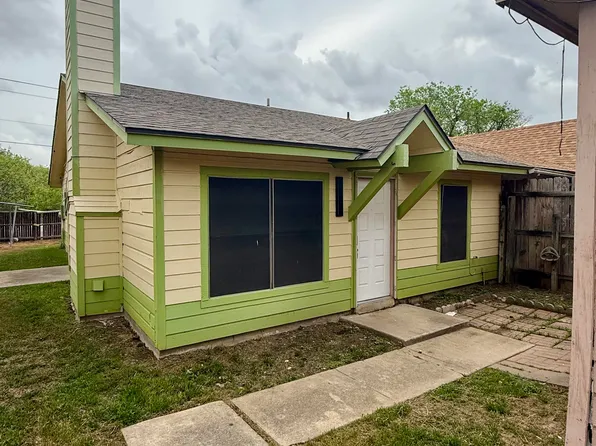8416 Dixon Ridge Dr, San Antonio, TX 78239