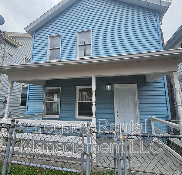 39 Elm St — Photo 1