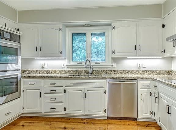5th image of 10220 Granada Ln