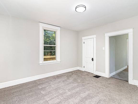 4th image of 816 Pedretti Ave #2