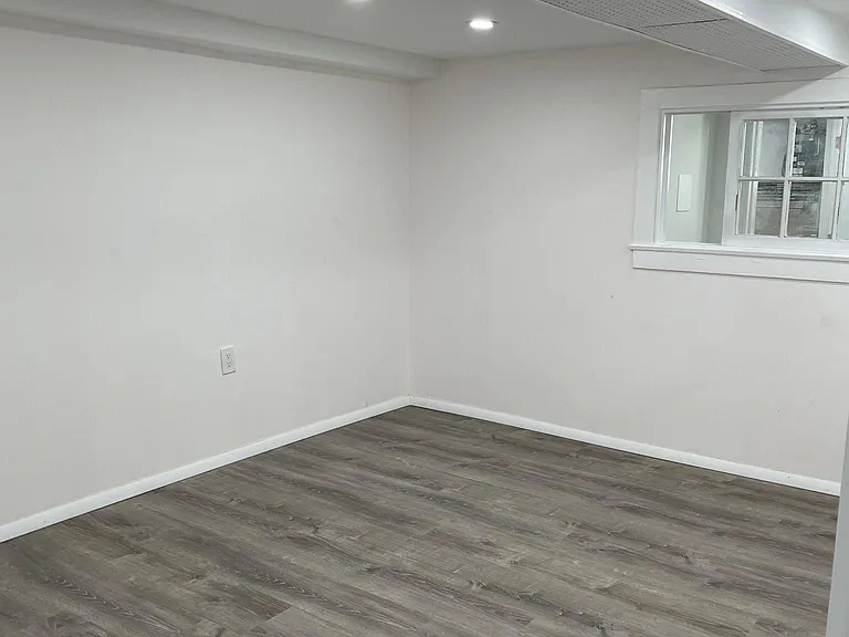5843 Roosevelt Blvd #1 — Photo 6