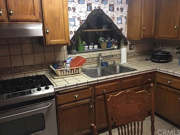4th image of 11919 Roseton Ave