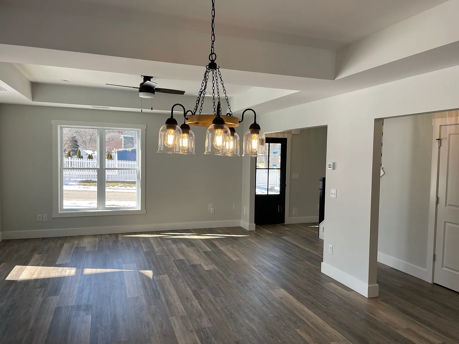 3 bed, 2.5 bath, 1752 sqft, $2,200 — Photo 4