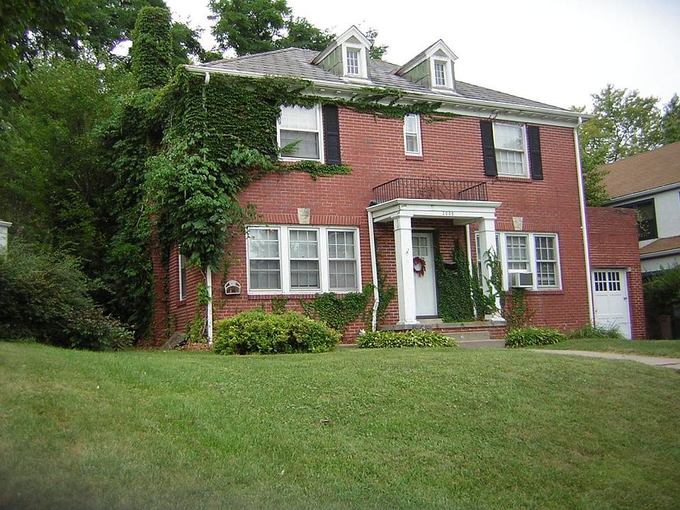 House-Brick Colonial