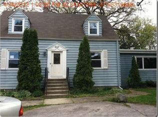 267 Oakwood Dr, Wood Dale, IL 60191