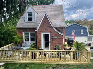 500 Center Ave, West View, PA 15229