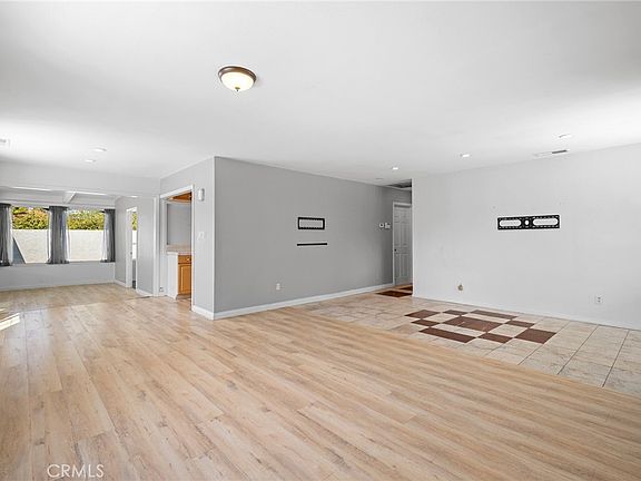 3rd image of 8007 Broadleaf Ave