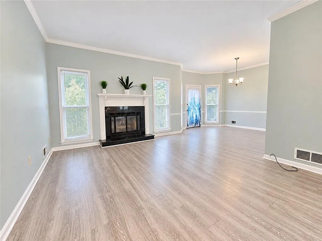 2 bed, 1.5 bath, 1216 sqft, $2,200 — Photo 3