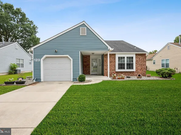 123 Lakebridge Dr, Deptford, NJ 08096