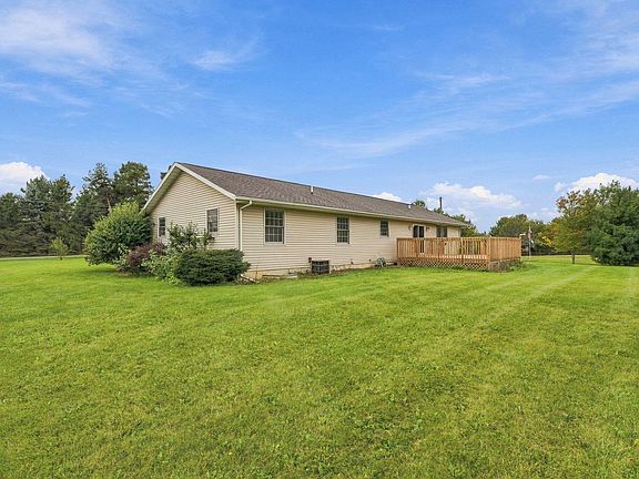 5th image of 2767 Russell Rd