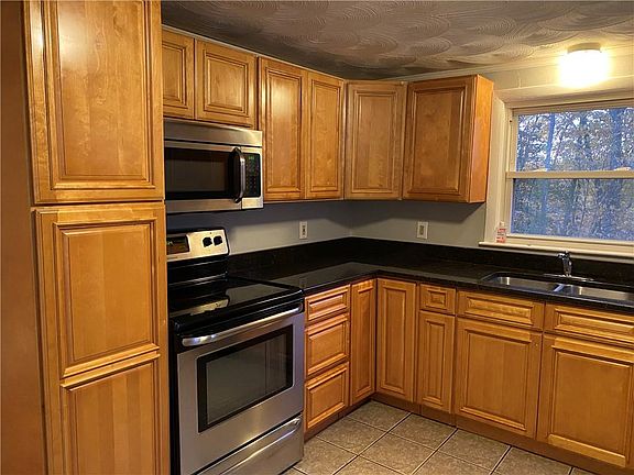 2nd image of 293 Saint Paul St