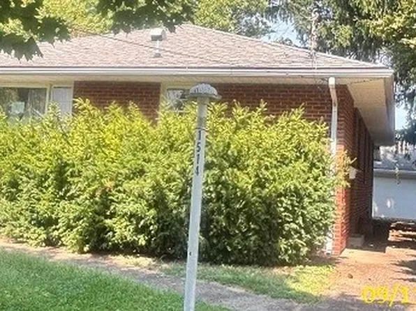1514 Putnam Howe Dr, Belpre, OH 45714