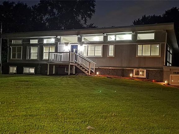 4th image of 16004 Valentine Ave