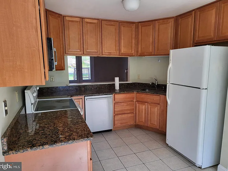 6002 Bridgepointe Dr — Photo 5