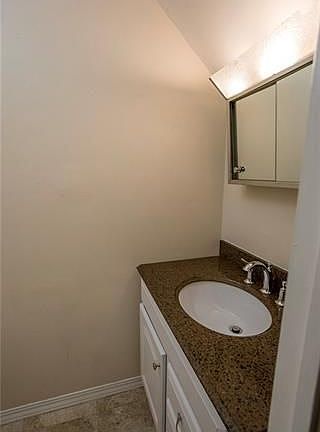 5th image of 709 Lake Ave
