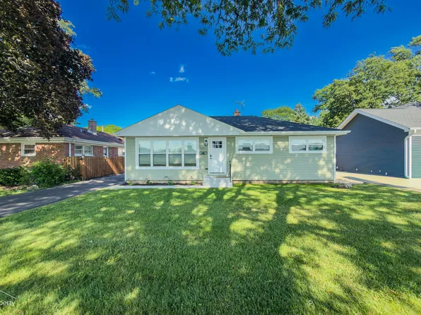 519 N Forest Ave, Mount Prospect, IL 60056