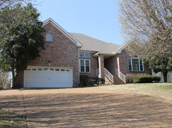 816 Loretta Dr, Goodlettsville, TN 37072