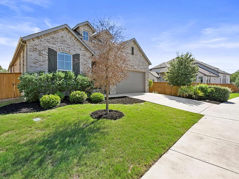1204 Texas Ash Ln — Photo 3