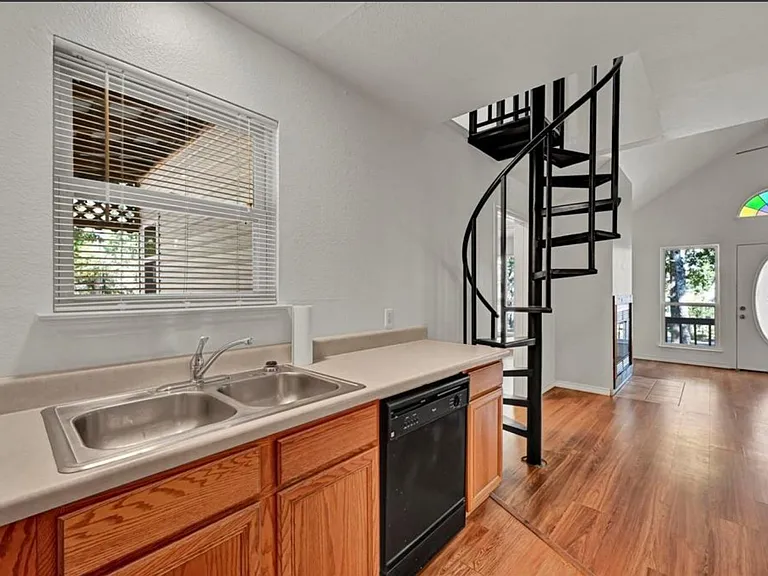 1029 Shoreline Dr — Photo 17
