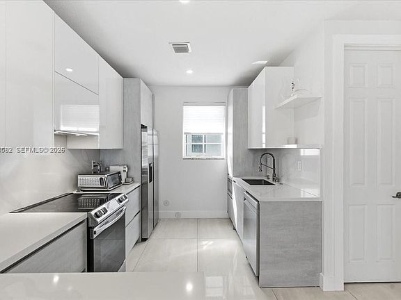 4th image of 7743 SW 99th St APT 2