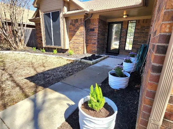 4753 Hollow Tree Dr, Arlington, TX 76018