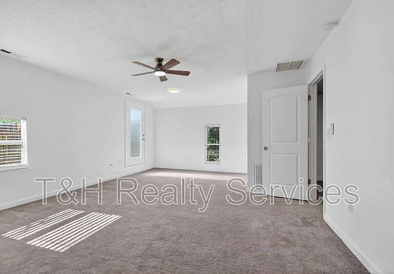 210 N Keystone Ave — Photo 15