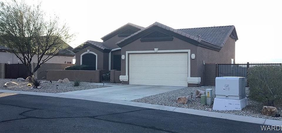 1st image of 921 Waterford Dr