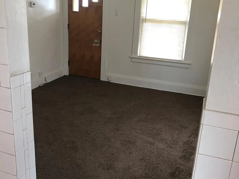 16531 Burnside Ave #2 — Photo 6