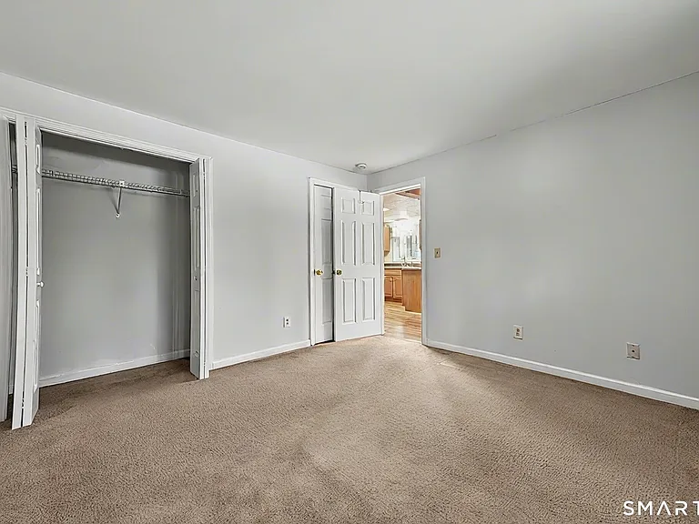 15 Indian Hill Ln #B — Photo 11