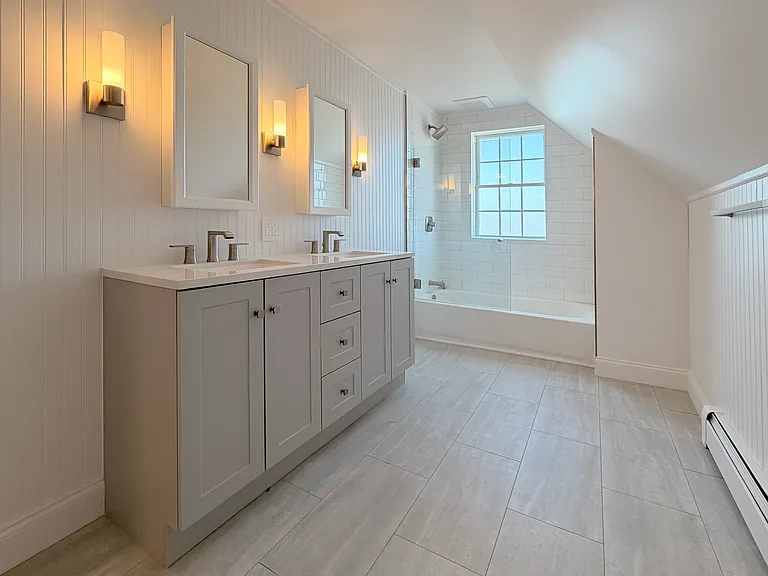 617 Warren St #2 — Photo 9